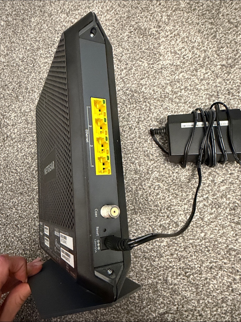Netgear AC1900 WiFi Cable Modem Router Model C6900 - Picture 5 of 8